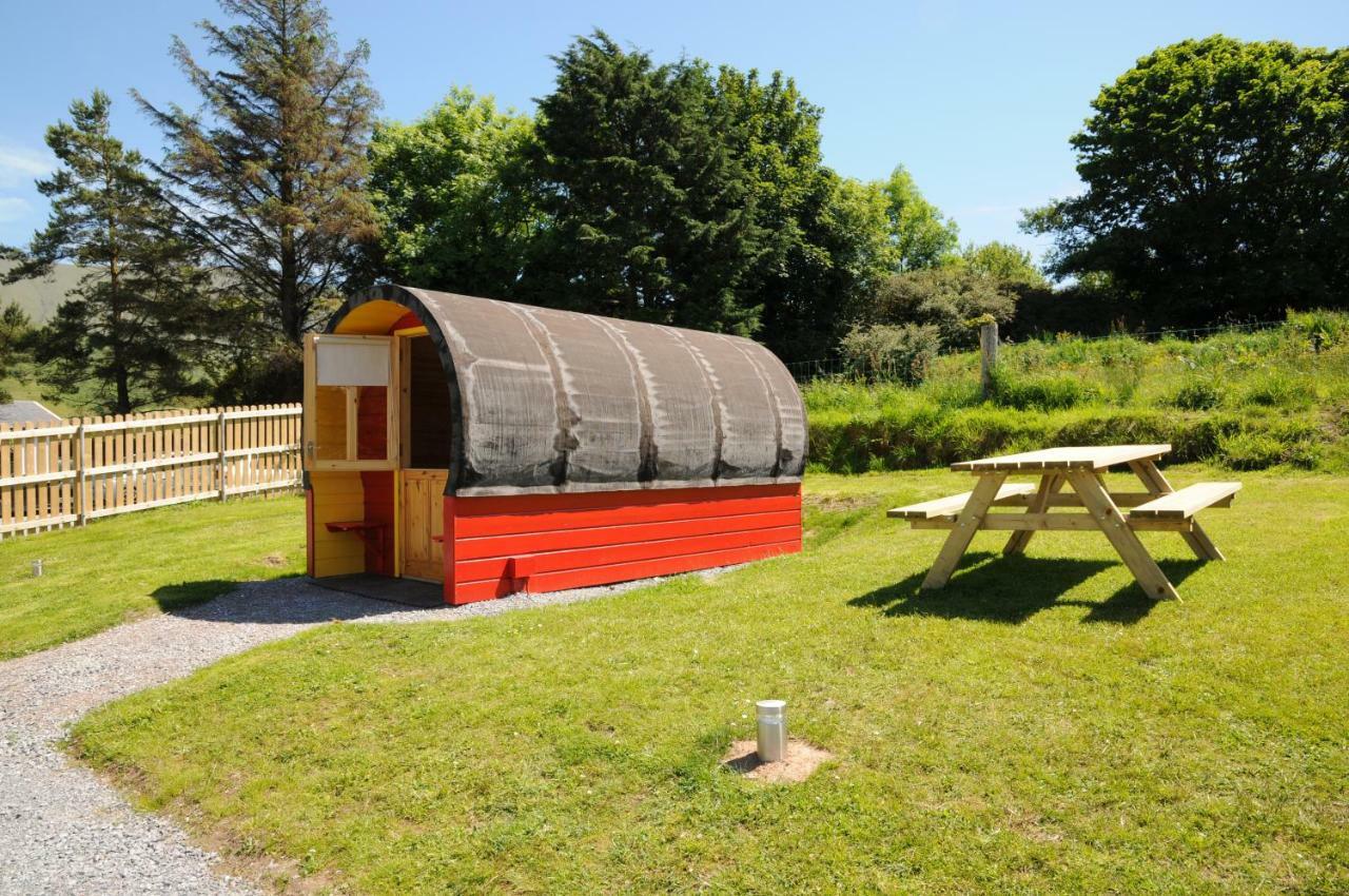 Coach Field Camp Hotel Exterior photo